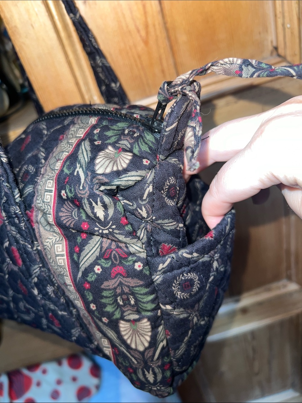 Vera Bradley 100 Handbag in Retired Laurel Pattern - Picture 6 of 9